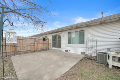 Tiny photo for 533 Lyon Drive, Buffalo Grove, IL 60089 (MLS # 12536411)