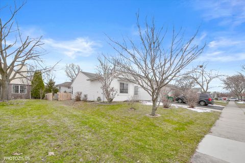 Tiny photo for 533 Lyon Drive, Buffalo Grove, IL 60089 (MLS # 12536411)