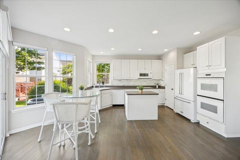 Tiny photo for 2409 Meadowbrook Lane, Westchester, IL 60154 (MLS # 12673399)