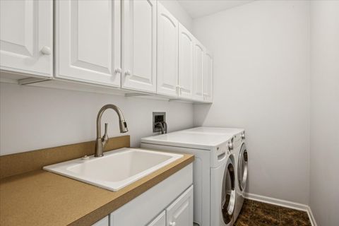 Tiny photo for 2409 Meadowbrook Lane, Westchester, IL 60154 (MLS # 12673399)