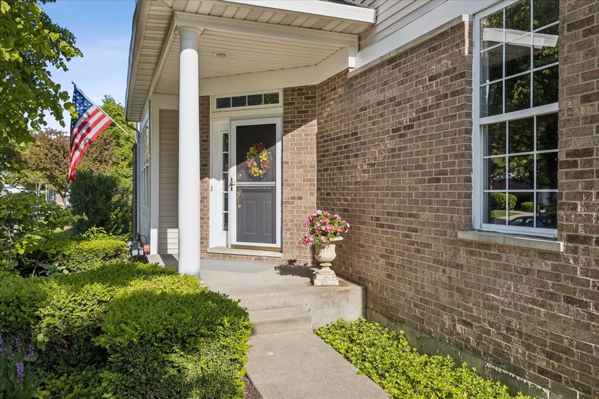 2409 Meadowbrook Lane