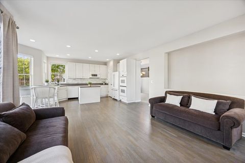 Tiny photo for 2409 Meadowbrook Lane, Westchester, IL 60154 (MLS # 12673399)