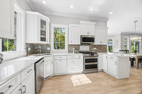 Tiny photo for 6270 S Garfield Avenue, Burr Ridge, IL 60527 (MLS # 12700238)