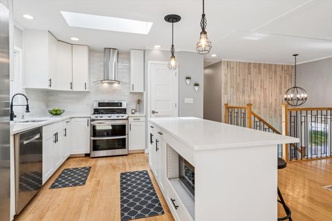 Tiny photo for 24331 Davids Court, Naperville, IL 60564 (MLS # 12479094)