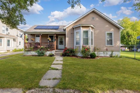 Photo of 557 Columbia Street, Joliet, IL 60432 (MLS # 12478285)