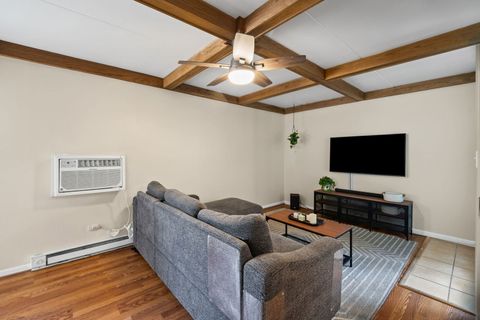 Tiny photo for 342 W Miner Street #1A, Arlington Heights, IL 60005 (MLS # 12691233)