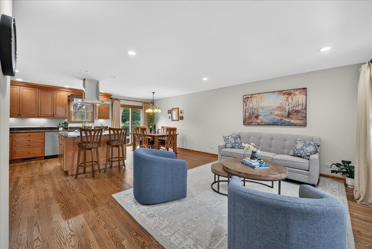 121 W Suffield Drive