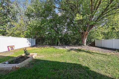 Tiny photo for 1314 W Washington Street, Ottawa, IL 61350 (MLS # 12567338)