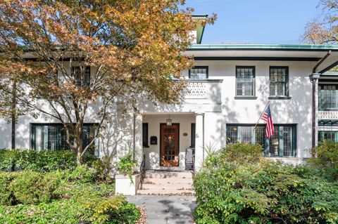 2855 Sheridan Place Evanston IL 60201