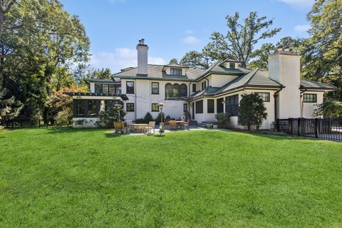 Tiny photo for 2855 Sheridan Place, Evanston, IL 60201 (MLS # 12308339)