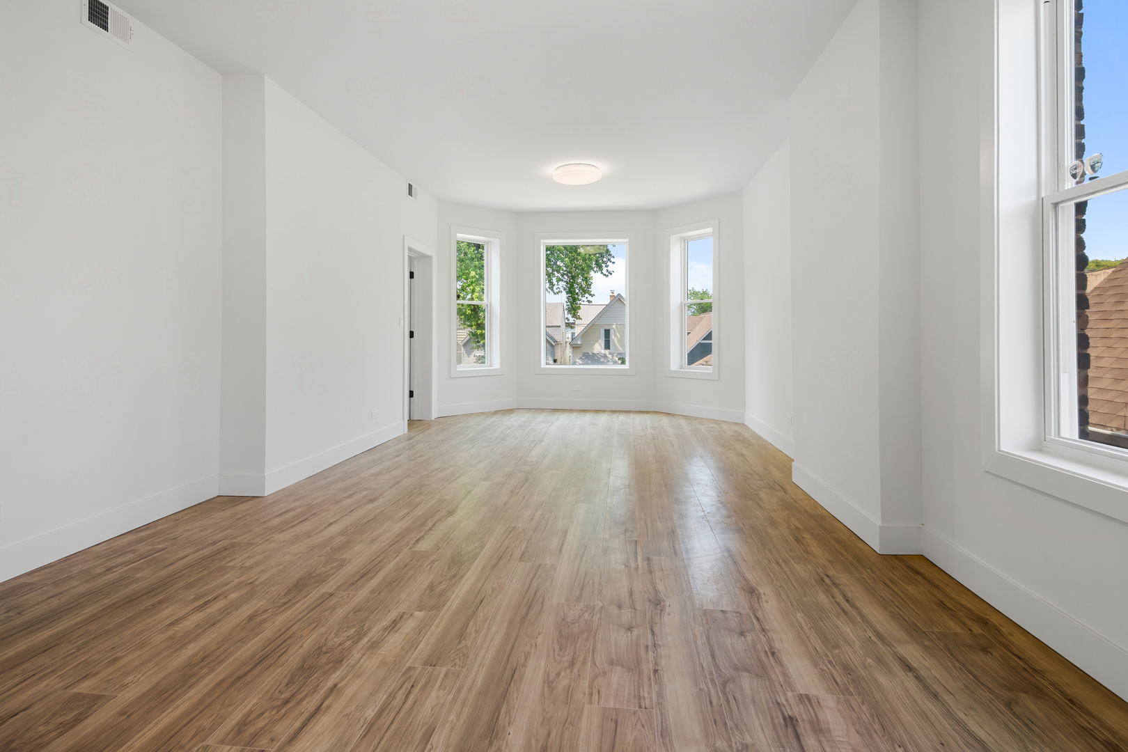 1921 W Summerdale Avenue 2F