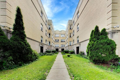 Tiny photo for 6446 N Claremont Avenue #G, Chicago, IL 60645 (MLS # 12679728)