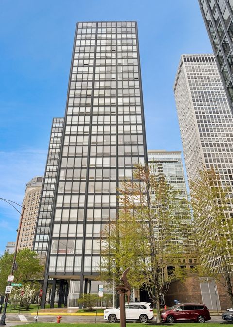 Photo of 880 N LAKE SHORE Drive #6G, Chicago, IL 60611 (MLS # 12429170)