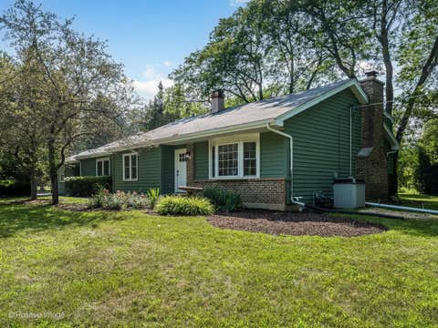 Photo of 1092 Aberdeen Lane, Mundelein, IL 60060 (MLS # 12713029)