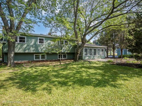 Tiny photo for 1092 Aberdeen Lane, Mundelein, IL 60060 (MLS # 12713029)