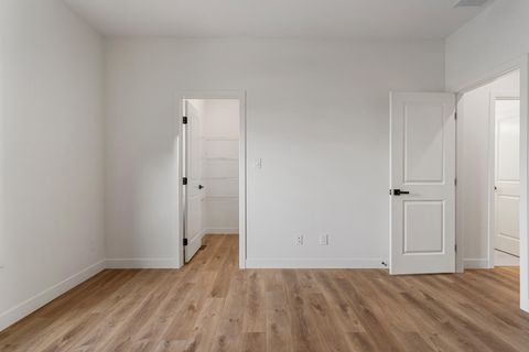 Tiny photo for 702 N Beacon Hill Circle, Urbana, IL 61802 (MLS # 12621920)