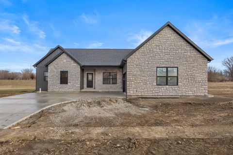 Photo of 702 N Beacon Hill Circle, Urbana, IL 61802 (MLS # 12621920)