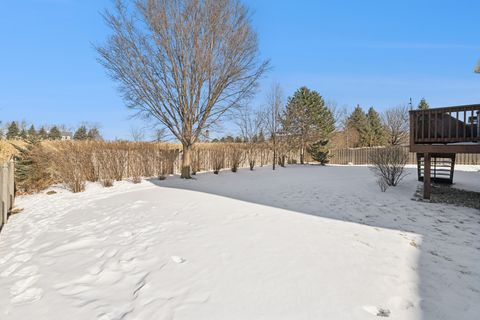 Tiny photo for 3 Birchwood Court, Lake In The Hills, IL 60156 (MLS # 12552483)