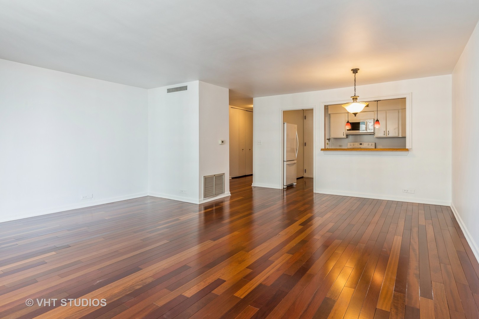 6007 N Sheridan Road 19D