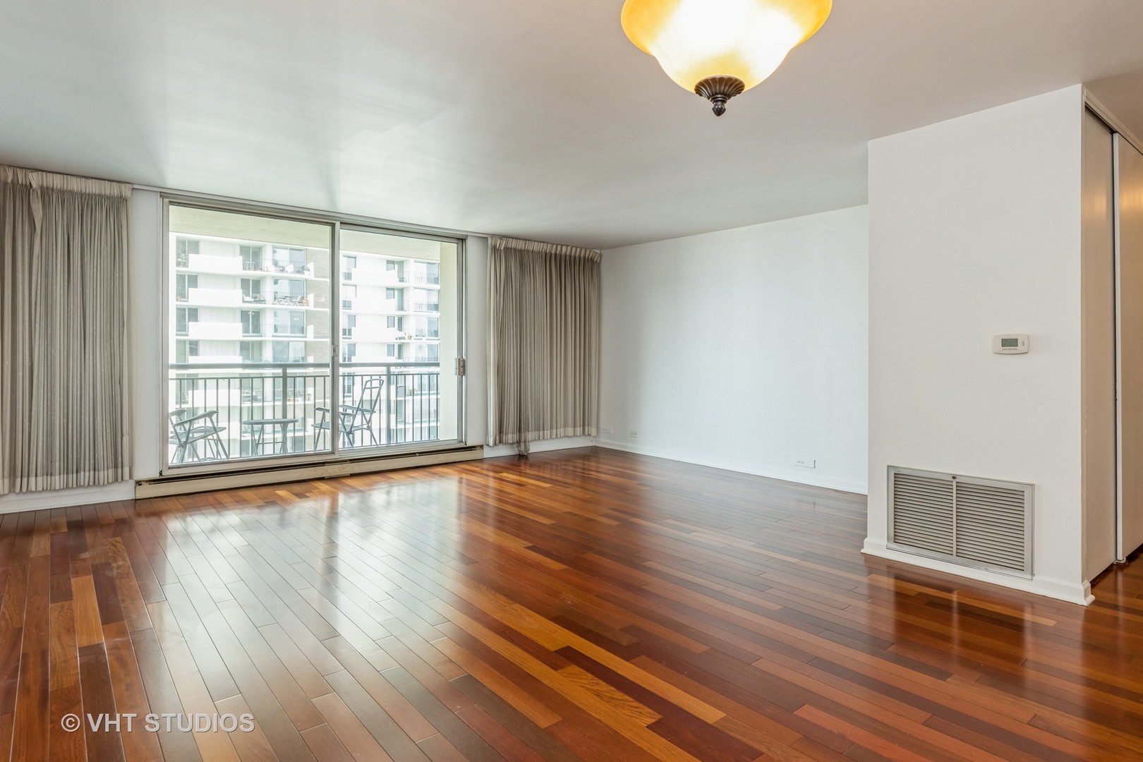 6007 N Sheridan Road 19D