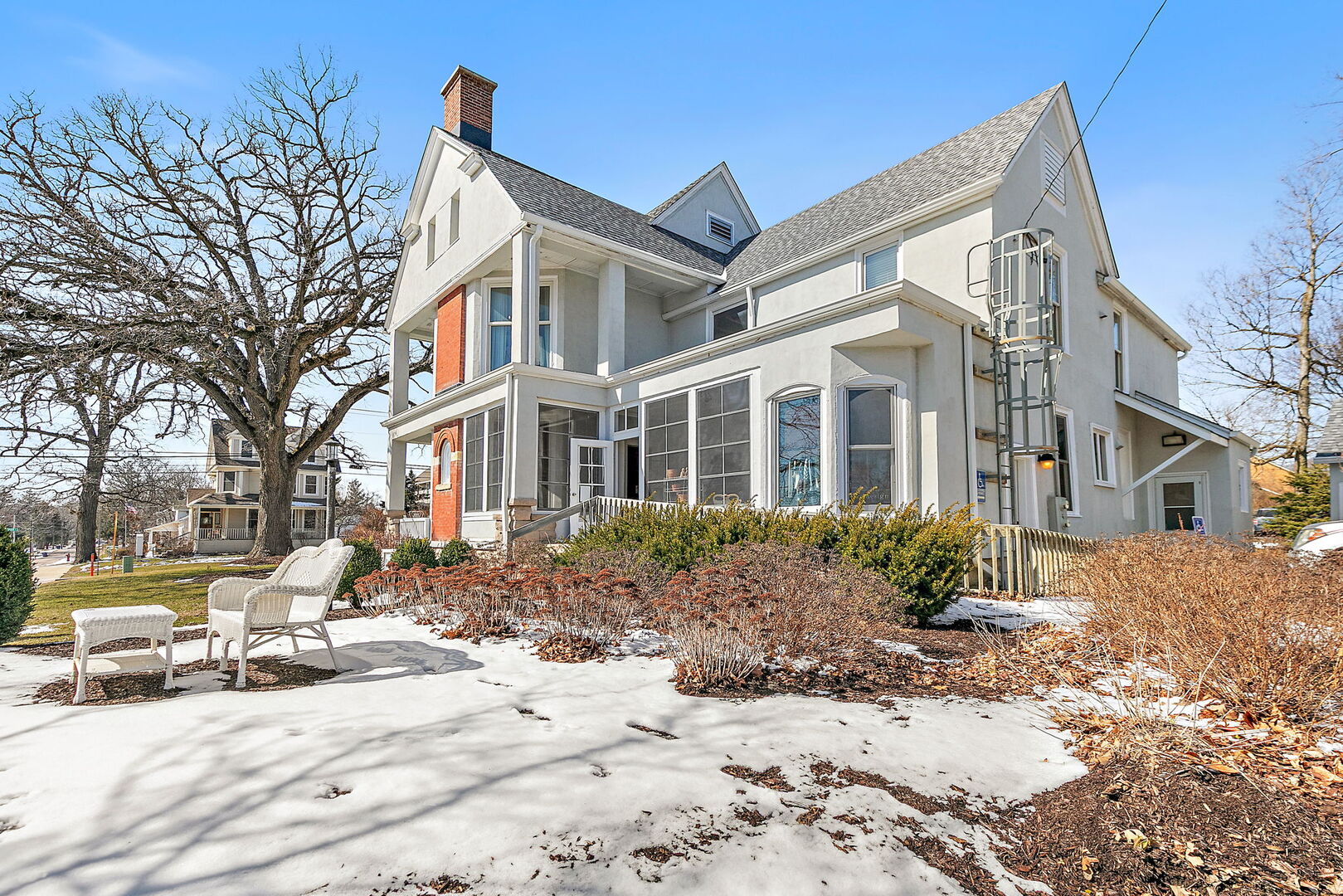 303 N Main Street