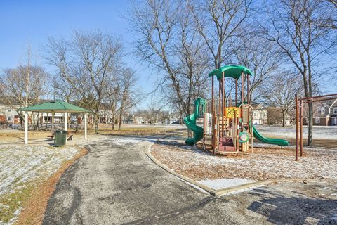 Tiny photo for 615 GROSSE POINTE Circle #12-7, Vernon Hills, IL 60061 (MLS # 12535567)