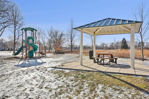 Tiny photo for 615 GROSSE POINTE Circle #12-7, Vernon Hills, IL 60061 (MLS # 12535567)