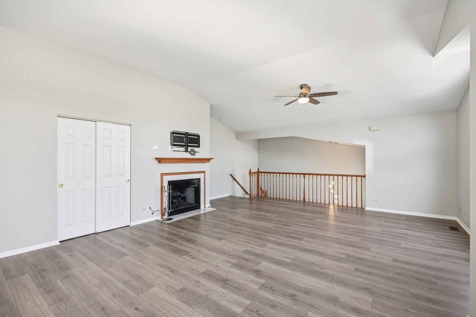 615 GROSSE POINTE Circle 12-7