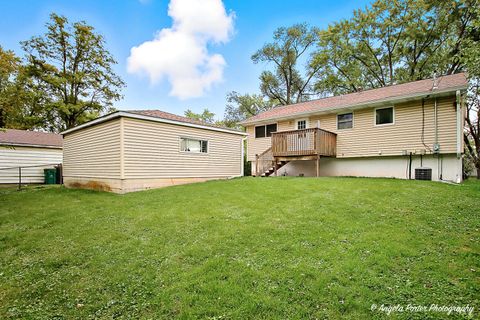 Tiny photo for 453 Willow Road, Wauconda, IL 60084 (MLS # 12491048)