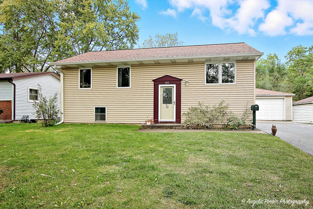 Photo for 453 Willow Road, Wauconda, IL 60084 (MLS # 12491048)