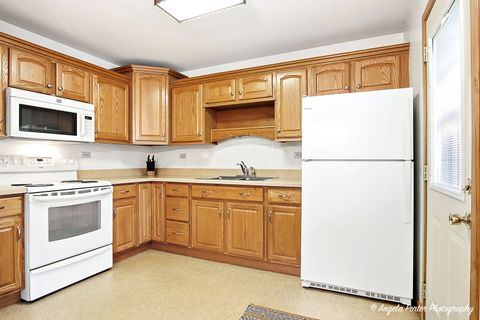 Tiny photo for 453 Willow Road, Wauconda, IL 60084 (MLS # 12491048)