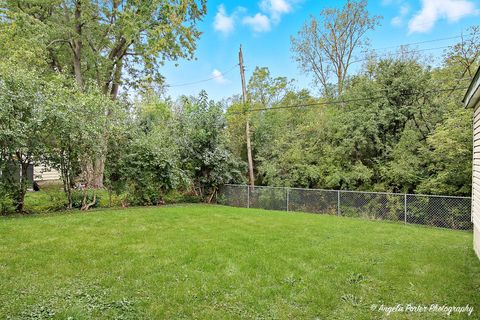 Tiny photo for 453 Willow Road, Wauconda, IL 60084 (MLS # 12491048)