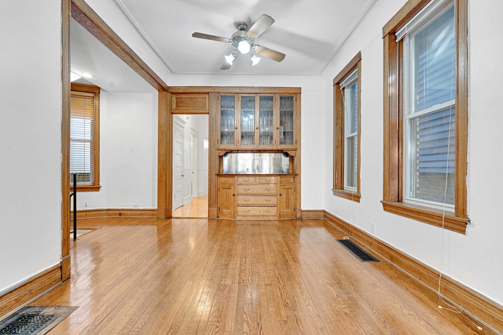 2439 N Seminary Avenue 1