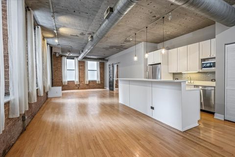 Tiny photo for 110 N Peoria Street #205, Chicago, IL 60607 (MLS # 12625711)