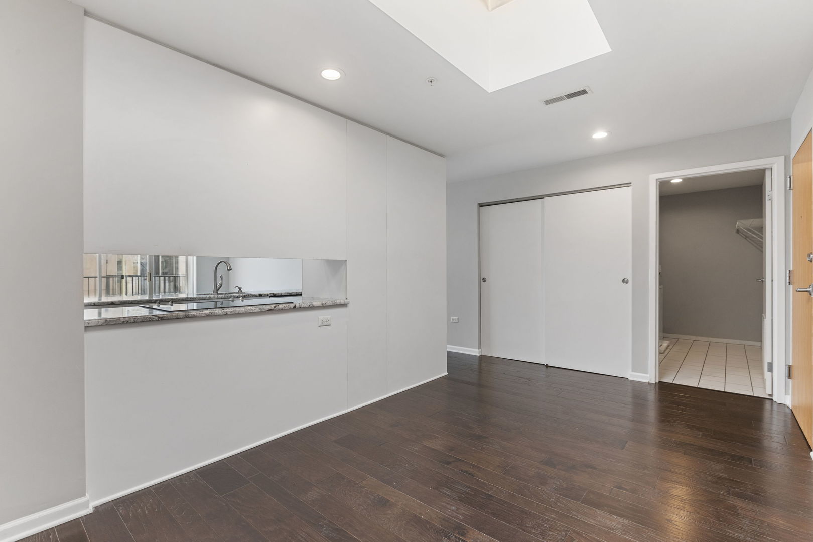 1800 Dewes Street 312