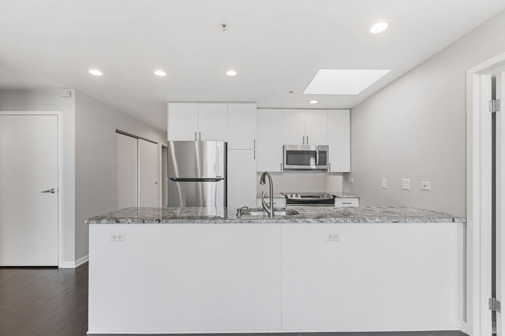 1800 Dewes Street 312