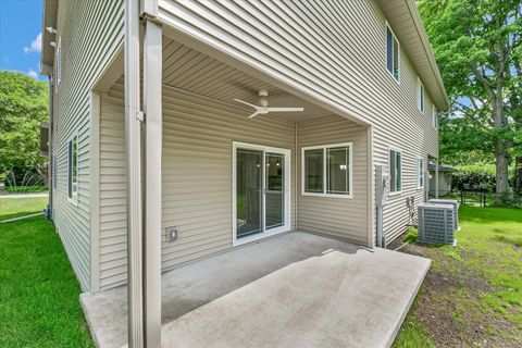 Tiny photo for 5 Montclair Road #A, Urbana, IL 61801 (MLS # 12395522)