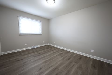 Tiny photo for 11050 Parkside Avenue, Chicago Ridge, IL 60415 (MLS # 12629801)