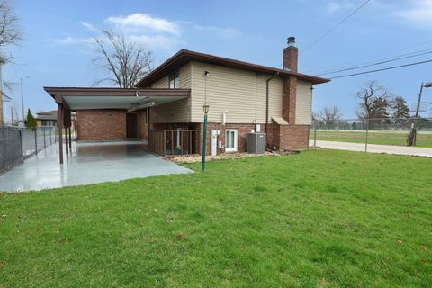 Tiny photo for 11050 Parkside Avenue, Chicago Ridge, IL 60415 (MLS # 12629801)