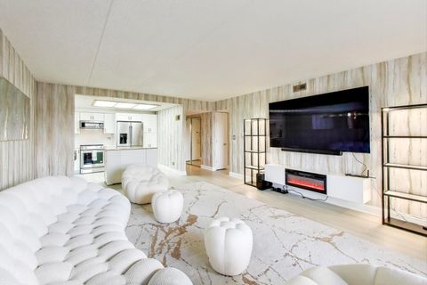 Tiny photo for 920 Vose Drive #604, Gurnee, IL 60031 (MLS # 12495535)