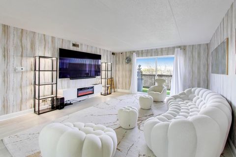 Tiny photo for 920 Vose Drive #604, Gurnee, IL 60031 (MLS # 12495535)