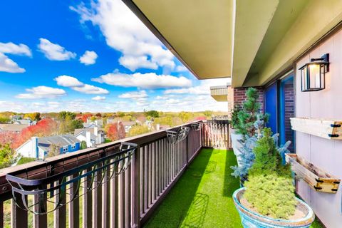 Tiny photo for 920 Vose Drive #604, Gurnee, IL 60031 (MLS # 12495535)