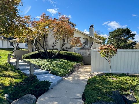 Tiny photo for 920 Vose Drive #604, Gurnee, IL 60031 (MLS # 12495535)