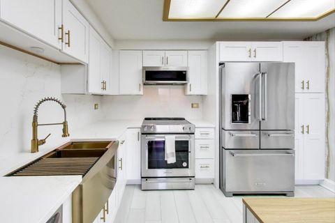 Tiny photo for 920 Vose Drive #604, Gurnee, IL 60031 (MLS # 12495535)