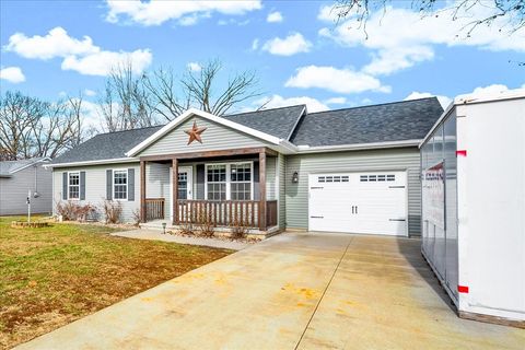 Tiny photo for 109 Mabee Avenue, East Peoria, IL 61611 (MLS # 12542026)