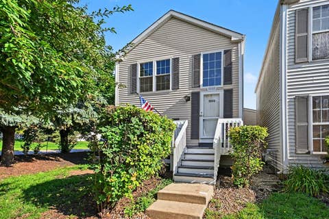 Photo of 1033 Symphony Drive, Aurora, IL 60504 (MLS # 12727154)