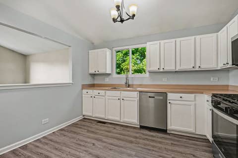 Tiny photo for 1033 Symphony Drive, Aurora, IL 60504 (MLS # 12727154)