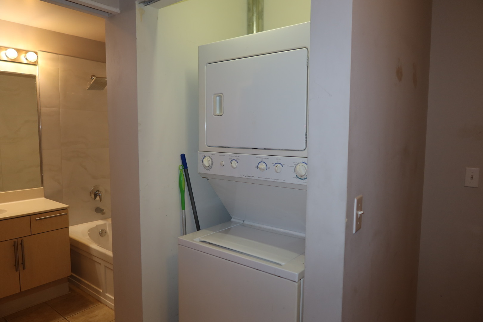 1720 S Michigan Avenue 2104