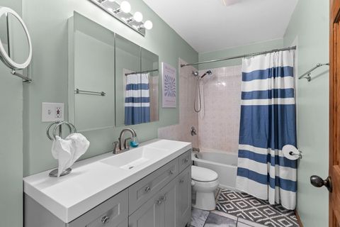 Tiny photo for 902 Spring Beach Way, Cary, IL 60013 (MLS # 12474684)
