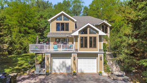 Photo of 902 Spring Beach Way, Cary, IL 60013 (MLS # 12474684)